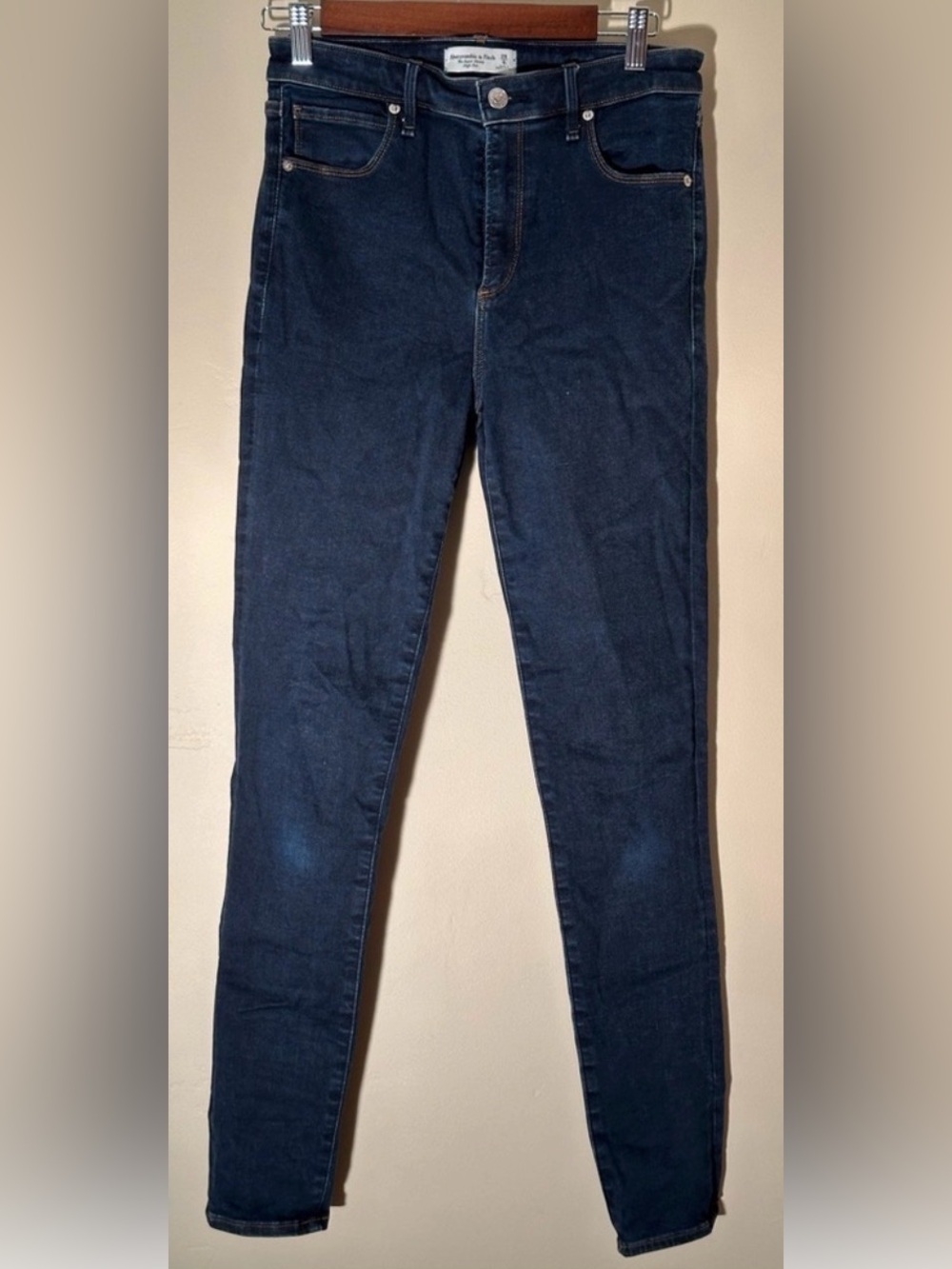 Abercrombie & Fitch Women’s Dark Blue Skinny Jeans - Sz 6 - 28” Inseam